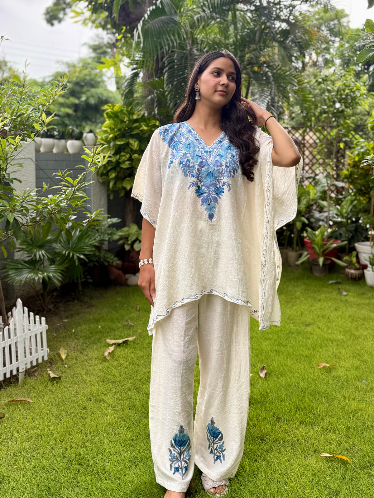 Ivory-blue kaftan set